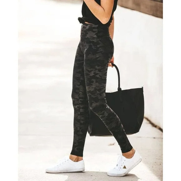 SPANX Faux Leather Leggings Medium Matte Black Camo High Rise Skinny Compression - Picture 5 of 16